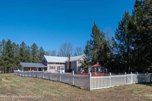 1365 U.S. 9, Stockport, NY 12534