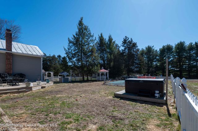 1365 U.S. 9, Stockport, NY 12534