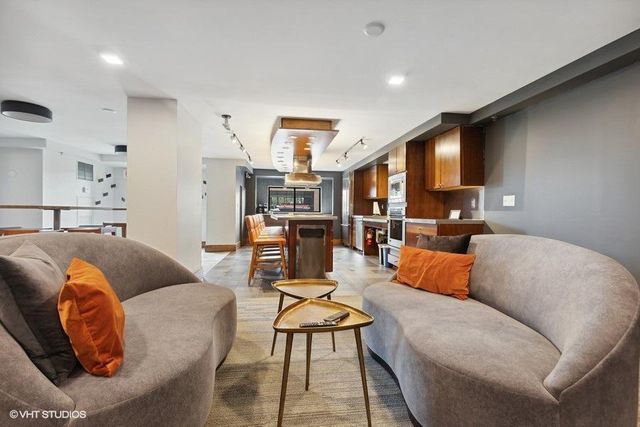 401 1st Street S 203, Minneapolis, MN 55401