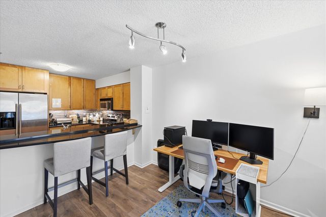 401 1st Street S 203, Minneapolis, MN 55401
