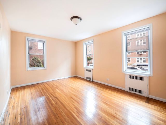 6574 Saunders St Apt 1F, New York City, NY 11374