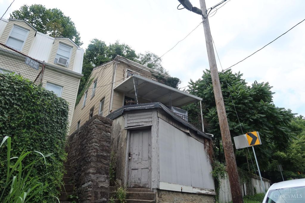 2425 Glenway Avenue, Cincinnati, OH 45204