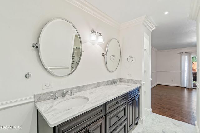 2614 E OSBORN Road, Phoenix, AZ 85016