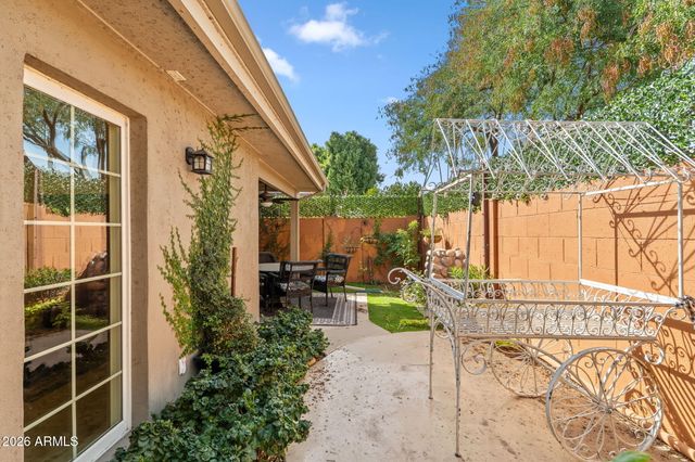 2614 E OSBORN Road, Phoenix, AZ 85016