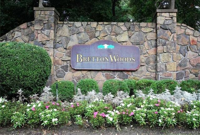 269 Brettonwoods Drive 269, Coram, NY 11727