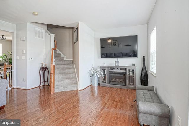 208 IRONWOOD DR, Woodbury, NJ 08096