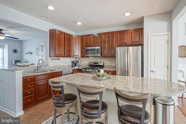 208 IRONWOOD DR, Woodbury, NJ 08096