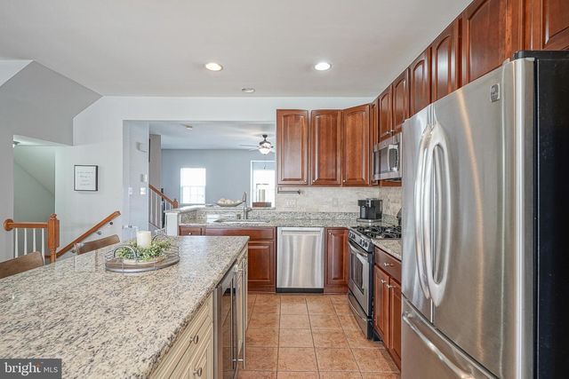 208 IRONWOOD DR, Woodbury, NJ 08096
