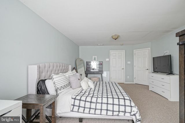 208 IRONWOOD DR, Woodbury, NJ 08096