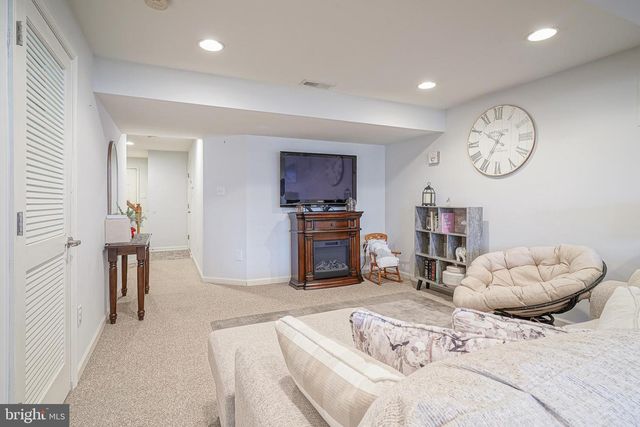 208 IRONWOOD DR, Woodbury, NJ 08096