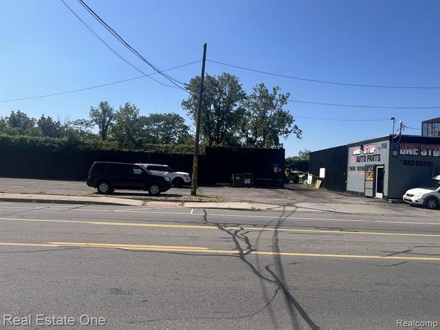 2550 E Mcnichols Road, Detroit, MI 48212