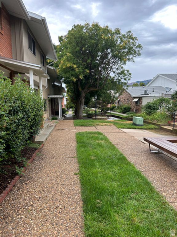 Image 5 of property listing at 4033 S 875 E #16, Ogden, UT 84403