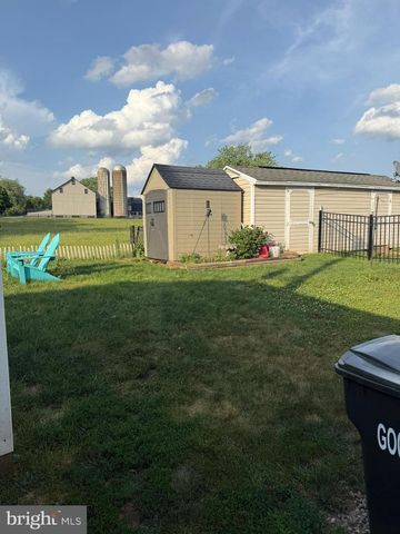 5 CONESTOGA MNR, Leola, PA 17540
