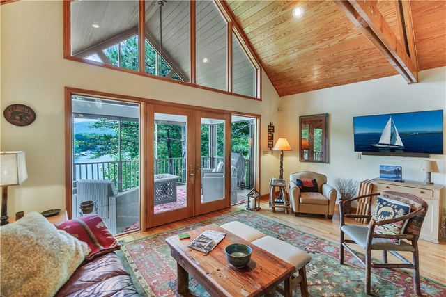 209 Highlands Way, Tamassee, SC 29686