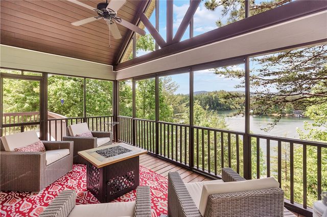 209 Highlands Way, Tamassee, SC 29686