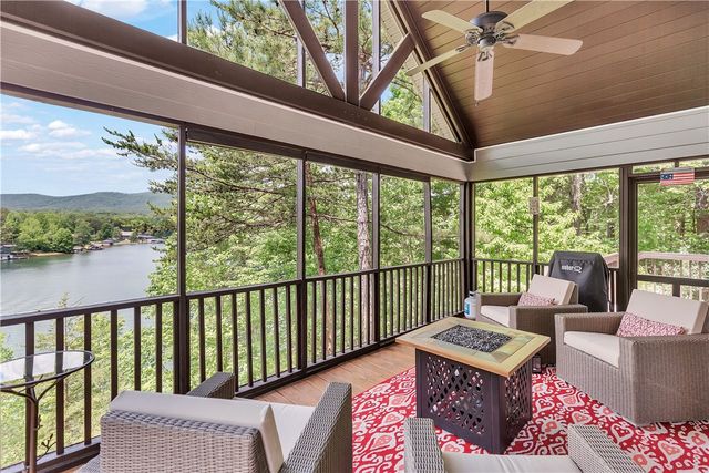 209 Highlands Way, Tamassee, SC 29686