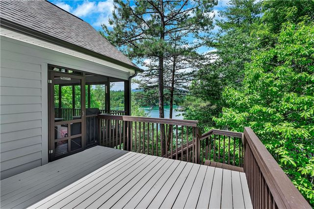 209 Highlands Way, Tamassee, SC 29686