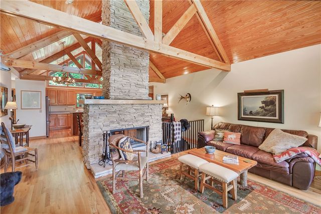 209 Highlands Way, Tamassee, SC 29686