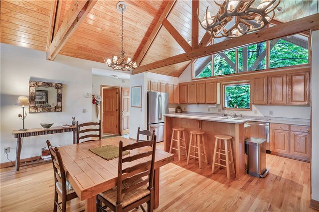 209 Highlands Way, Tamassee, SC 29686