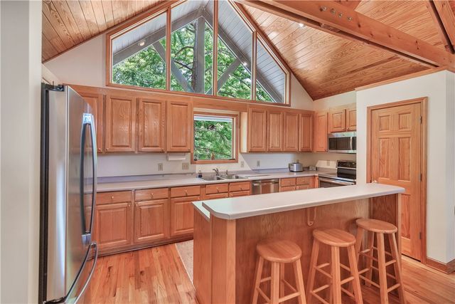 209 Highlands Way, Tamassee, SC 29686