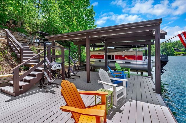 209 Highlands Way, Tamassee, SC 29686