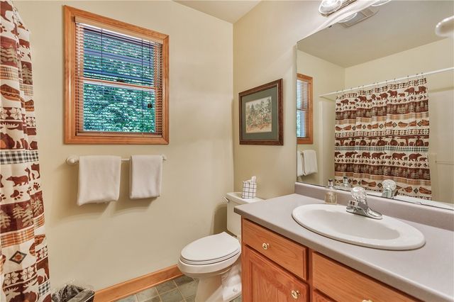 209 Highlands Way, Tamassee, SC 29686