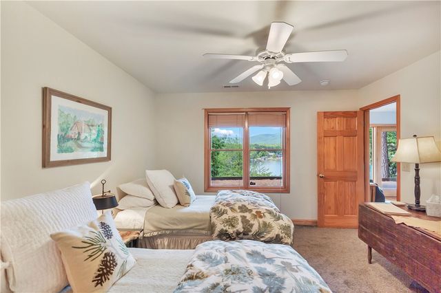 209 Highlands Way, Tamassee, SC 29686