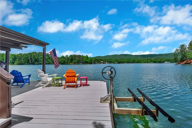 209 Highlands Way, Tamassee, SC 29686