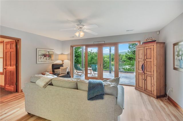 209 Highlands Way, Tamassee, SC 29686