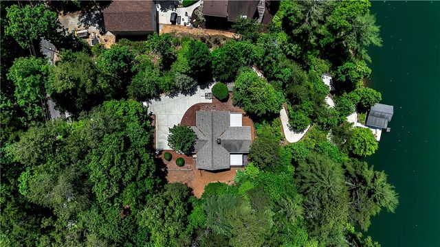 209 Highlands Way, Tamassee, SC 29686