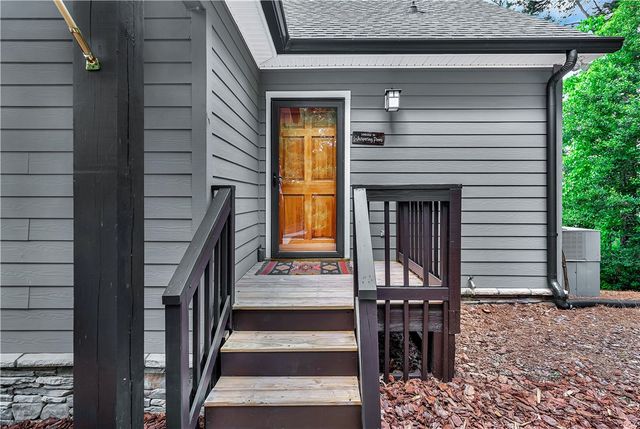 209 Highlands Way, Tamassee, SC 29686