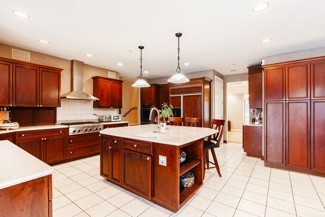 5135 BRIDLEWOOD Court, Long Grove, IL 60047