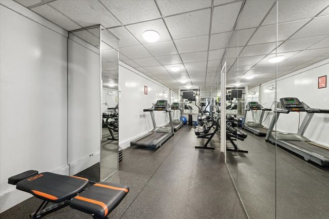 33 E Cedar Street 16E, Chicago, IL 60611