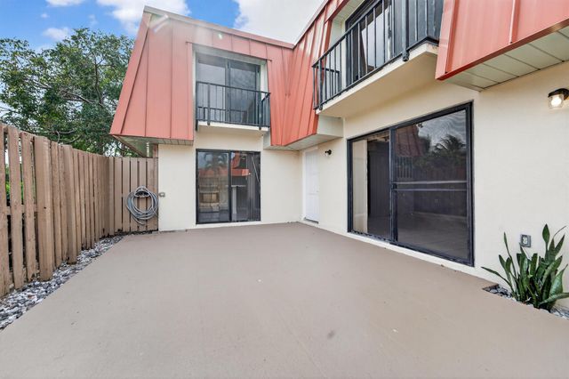 3310 Meridian Way S A, Palm Beach Gardens, FL 33410