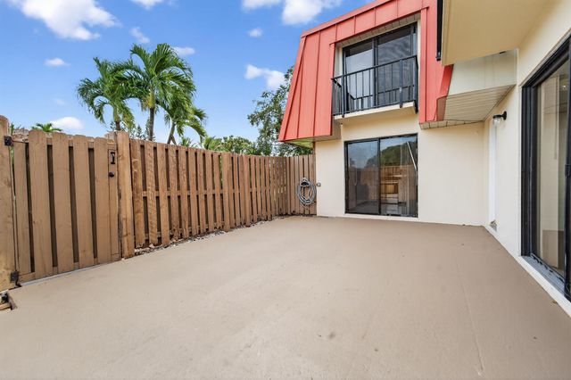 3310 Meridian Way S A, Palm Beach Gardens, FL 33410