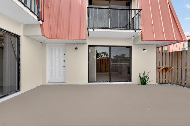 3310 Meridian Way S A, Palm Beach Gardens, FL 33410