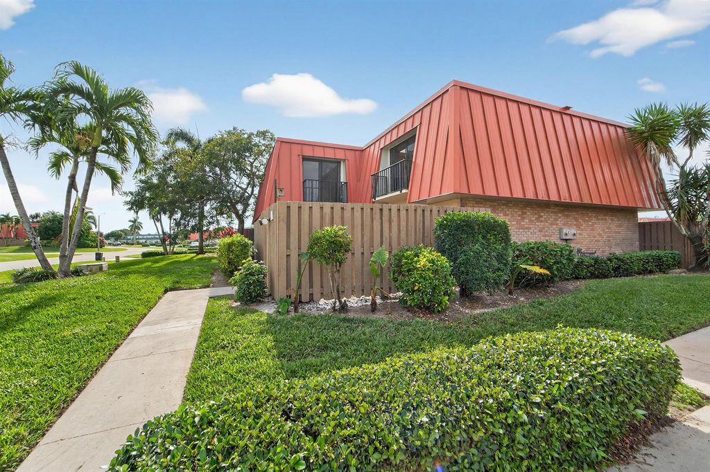 3310 Meridian Way S A, Palm Beach Gardens, FL 33410