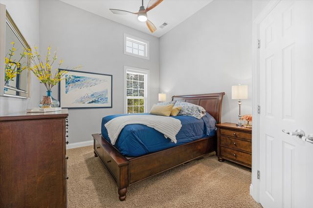 1124 Fairvue Village Ln, Gallatin, TN 37066