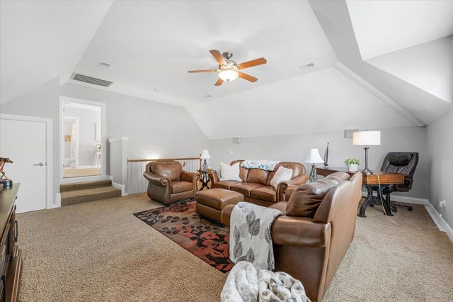 1124 Fairvue Village Ln, Gallatin, TN 37066