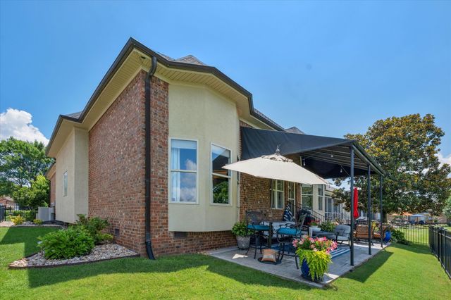 1124 Fairvue Village Ln, Gallatin, TN 37066