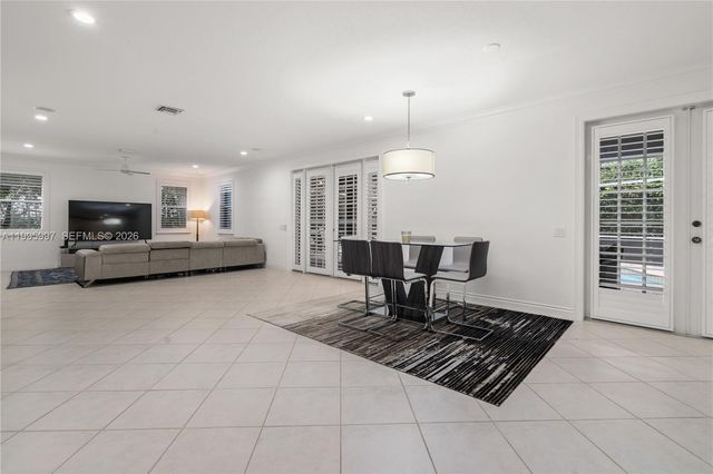 3706 Vista Way, Weston, FL 33331