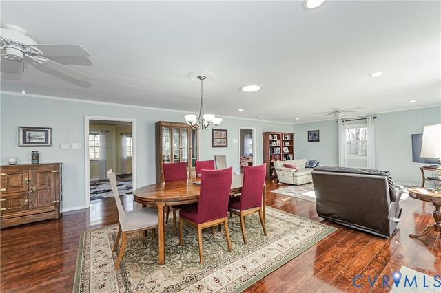 3419 S Hairpin Dr, Quinton, VA 23141