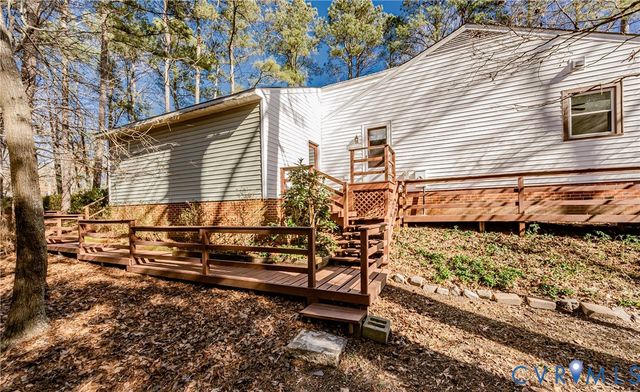 3419 S Hairpin Dr, Quinton, VA 23141