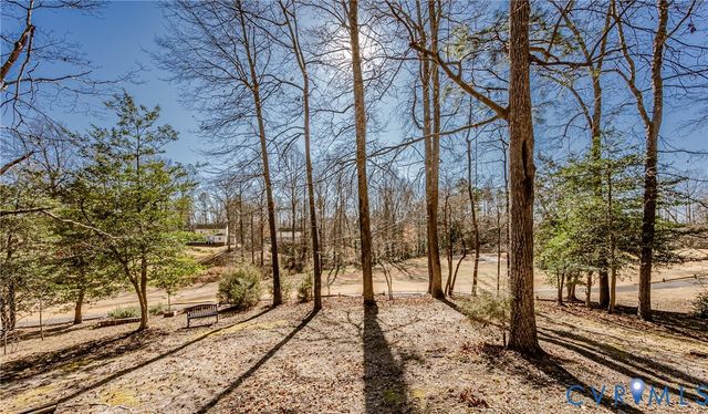 3419 S Hairpin Dr, Quinton, VA 23141