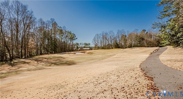 3419 S Hairpin Dr, Quinton, VA 23141