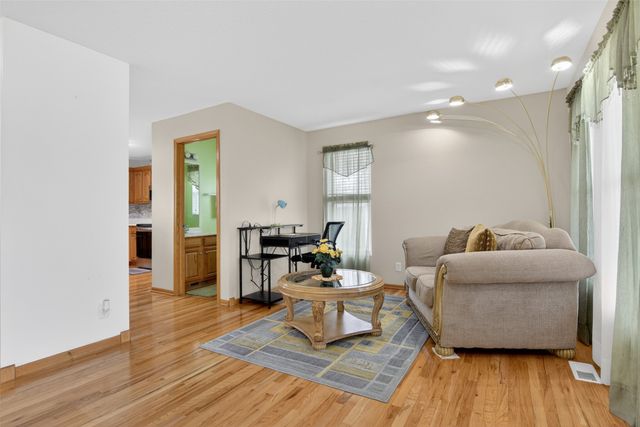 4545 Zilker Drive, Pleasant Hill, IA 50327