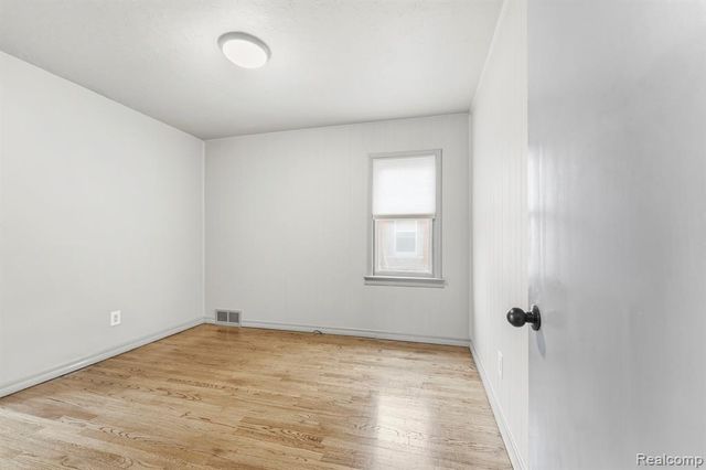 9636 Quandt Avenue, Allen Park, MI 48101