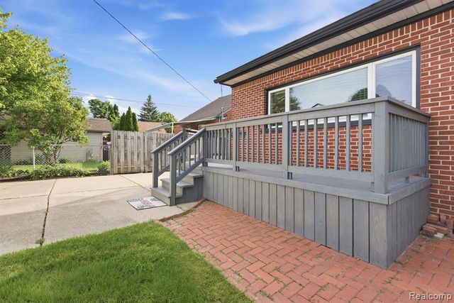 9636 Quandt Avenue, Allen Park, MI 48101