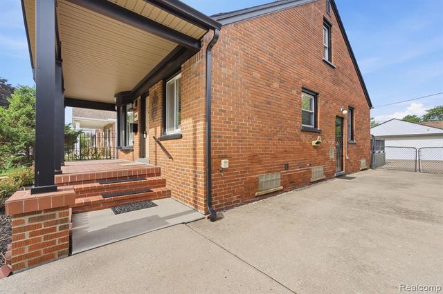 9636 Quandt Avenue, Allen Park, MI 48101
