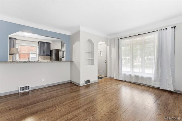 9636 Quandt Avenue, Allen Park, MI 48101